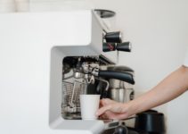 Jura E6 vs E8: What is Better Coffee Machine for You?