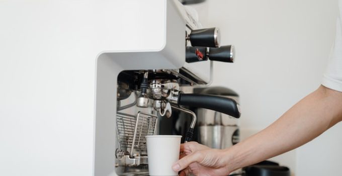 Jura E6 vs E8: What is Better Coffee Machine for You?